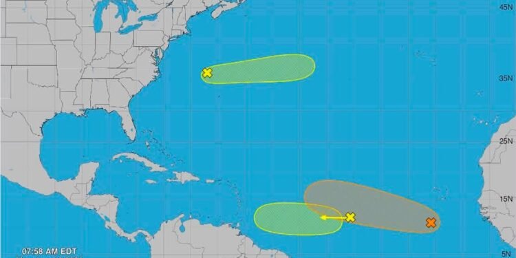 ¿Huracán a la vista? Vigilan tres zonas de baja presión en el Atlántico; una alcanza 60%