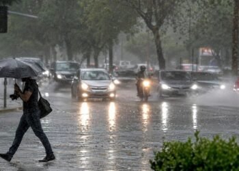 ¡Prepárate! Dos ondas tropicales provocarán lluvias en 31 estados; estos son los más afectados
