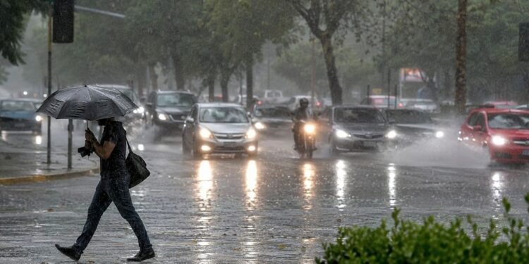 ¡Prepárate! Dos ondas tropicales provocarán lluvias en 31 estados; estos son los más afectados