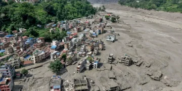 Nepal intensifica la búsqueda tras la catástrofe; suman más de 600 muertos y 3 mil desaparecidos