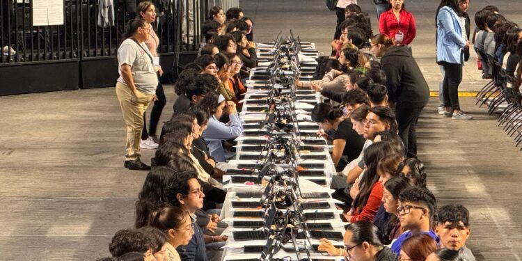 Casi 47 mil jóvenes regresan al examen: la UNAM vuelve a ponerlos a prueba