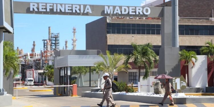 ¿Qué ocurre en el río Pánuco? Pemex retira residuos y refuerza el monitoreo