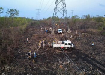 CFE denuncia daños en su infraestructura tras megaapagón en el sureste de México