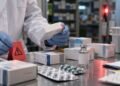 Alerta en farmacias: Cofepris retira medicamento oncológico y detecta productos falsificados