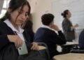 SEP publica en el DOF acuerdo para restringir celulares en escuelas: qué cambia y desde cuándo