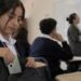 SEP publica en el DOF acuerdo para restringir celulares en escuelas: qué cambia y desde cuándo