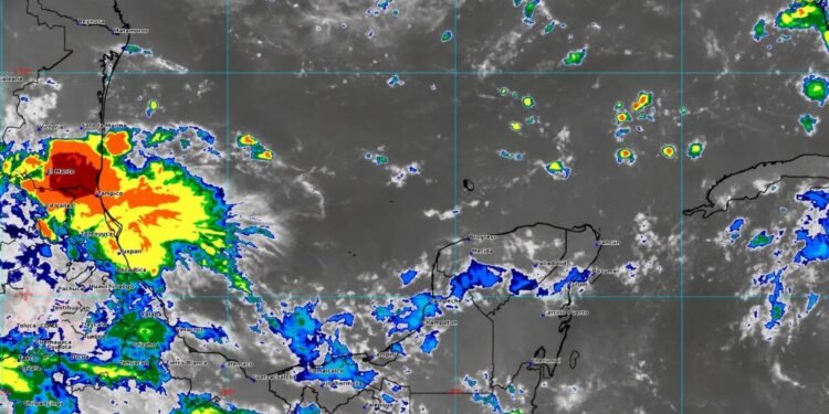 Onda tropical 37 moja Quintana Roo y otra ya viene en camino: así estará la semana.