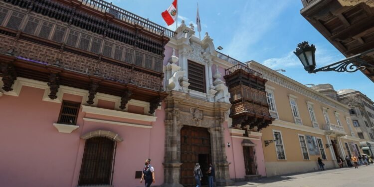 Perú rompe relaciones diplomáticas con Irán