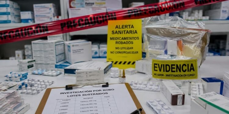 Alerta sanitaria en México: roban lotes completos de cinco medicamentos; Cofepris advierte riesgo