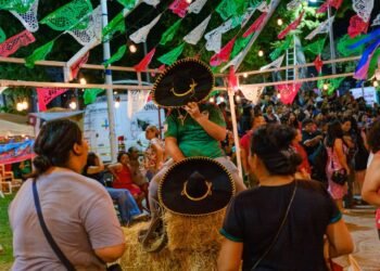Chetumal se pinta de tricolor: más de 12 mil celebran el Grito con drones y Pablo Montero