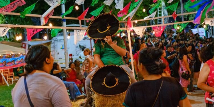 Chetumal se pinta de tricolor: más de 12 mil celebran el Grito con drones y Pablo Montero