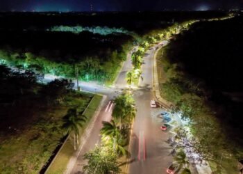 Chetumal ilumina su bahía: terminan primera etapa de nuevo alumbrado público