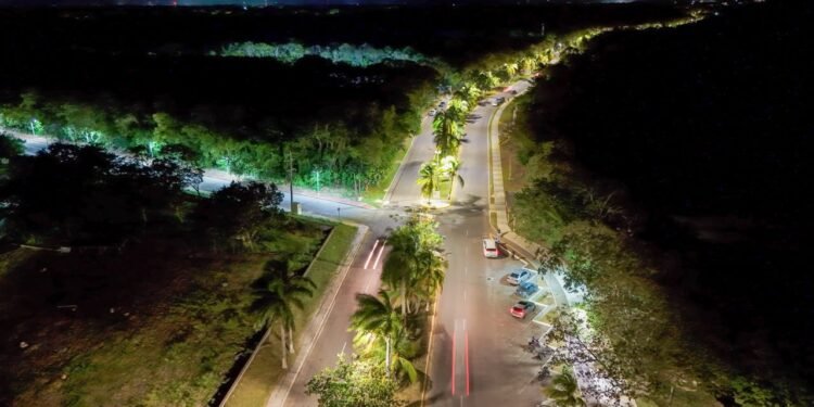 Chetumal ilumina su bahía: terminan primera etapa de nuevo alumbrado público