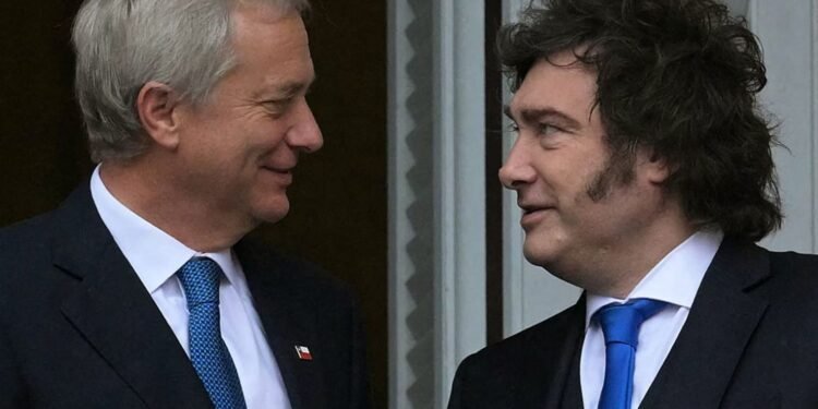 Kast y Milei encabezan cumbre ultraderechista en medio de tensiones bilaterales