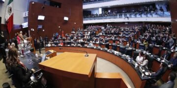 ¿Adiós a los memes? Senado avala reforma que sanciona el uso indebido de identidad oficial