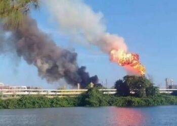 ¿Qué pasó en La Cangrejera? Incendio en planta de Pemex alarma a Coatzacoalcos