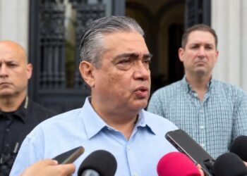 Se entrega médico buscado por “sueros vitaminados”; ya está recluido en el Cereso