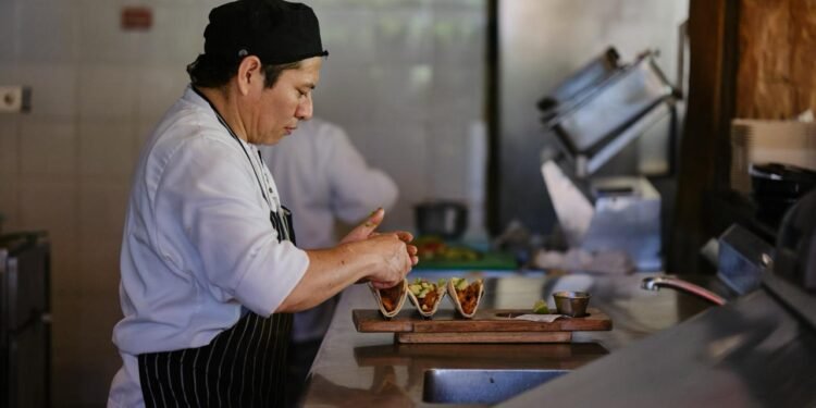 Quintana Roo lidera crecimiento del empleo formal en el sureste; supera la media nacional
