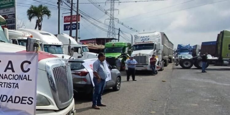 SEGOB advierte afectaciones económicas por bloqueos carreteros