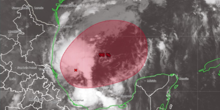 ¿Debes sacar el paraguas? Quintana Roo espera lluvias por sistema en el Golfo