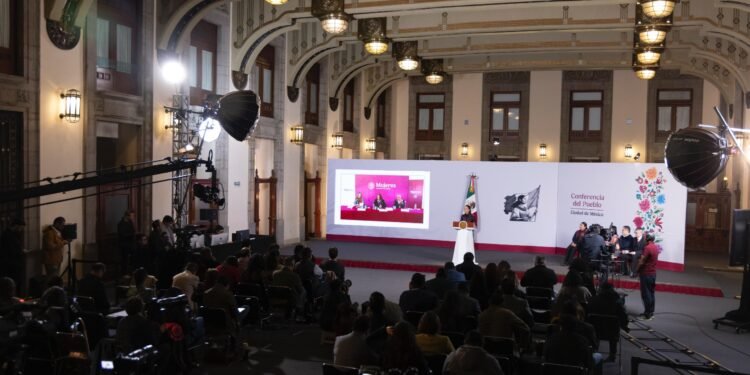 ¡Tensión por academia policial! Sheinbaum llama a cuentas a Kuri y al embajador de EU